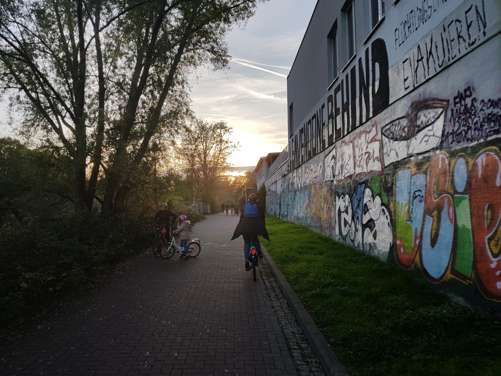 Mit Fahrrad durch Leipzig Karl-Heine-Kanal