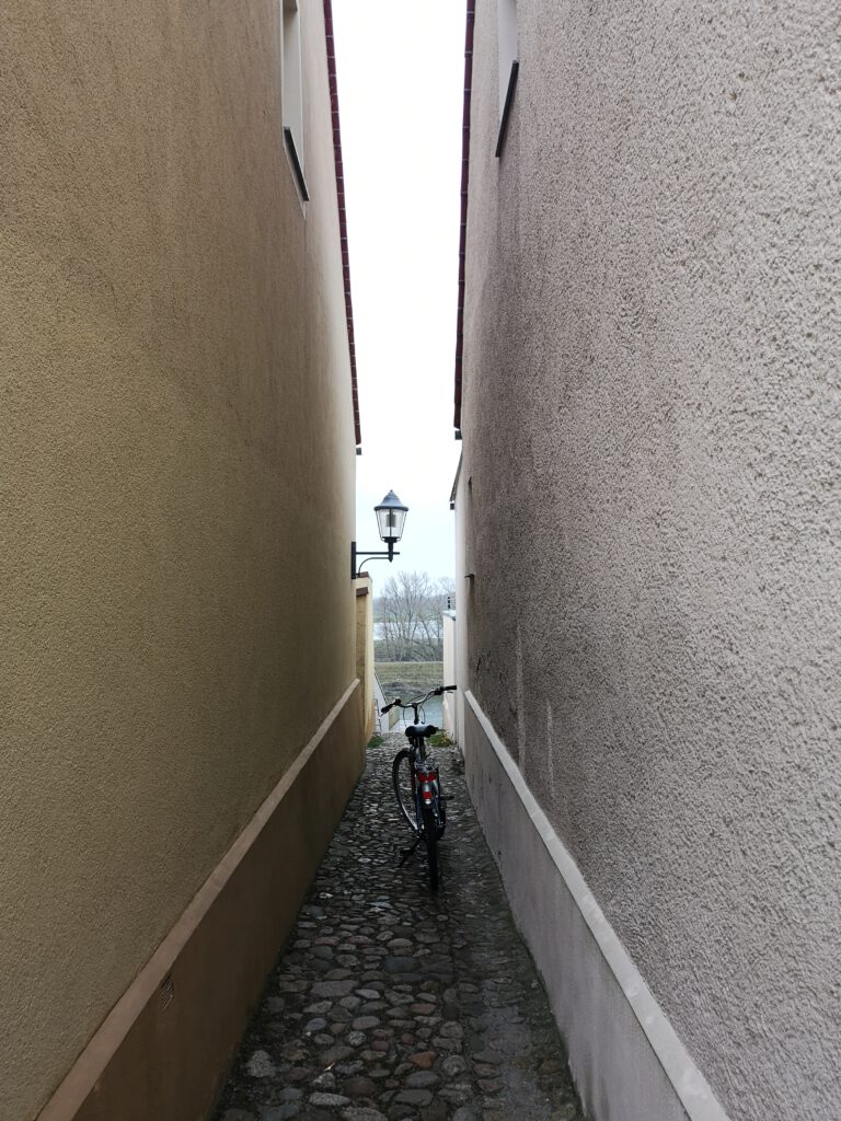 Mit Fahrrad in Eisenhuettenstadt Radtour Fuerstenberg Himmelsleiter Weg
